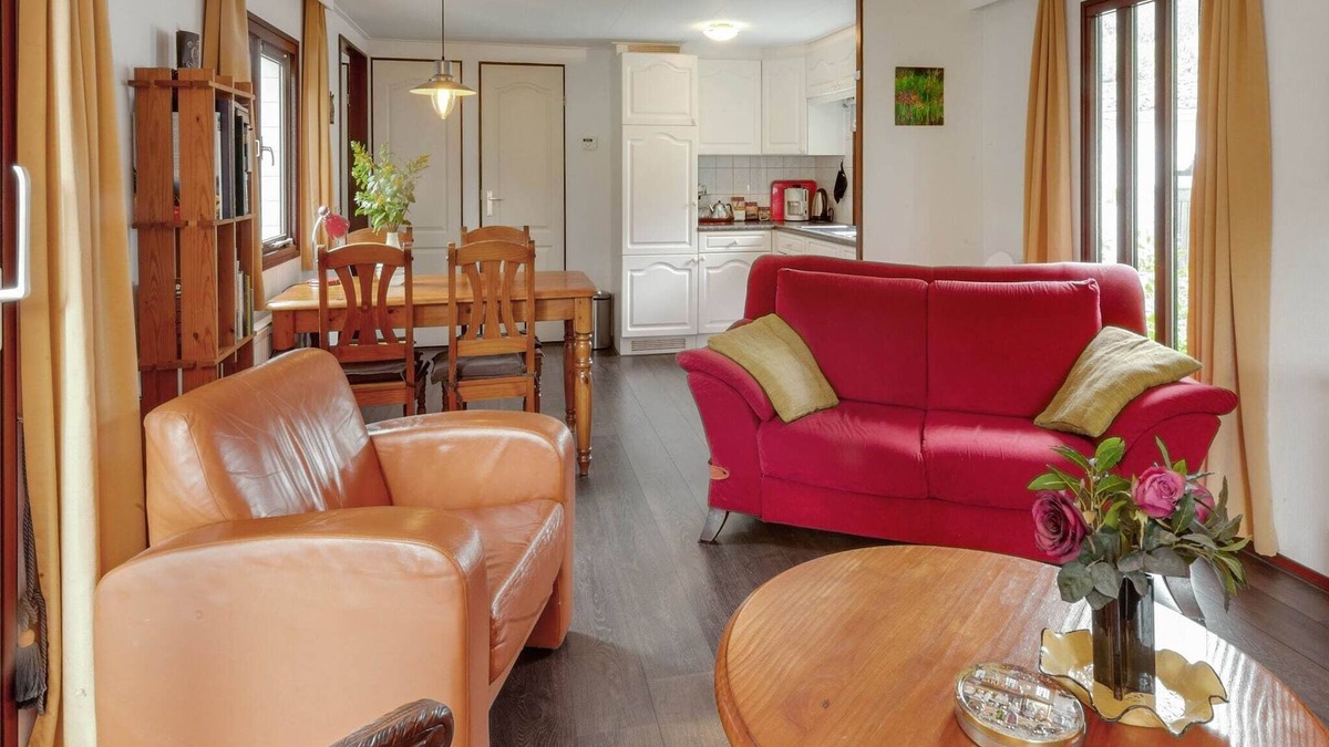 Stegeren Ski Chalet | Chalet in Stegeren with Pool and Gardens