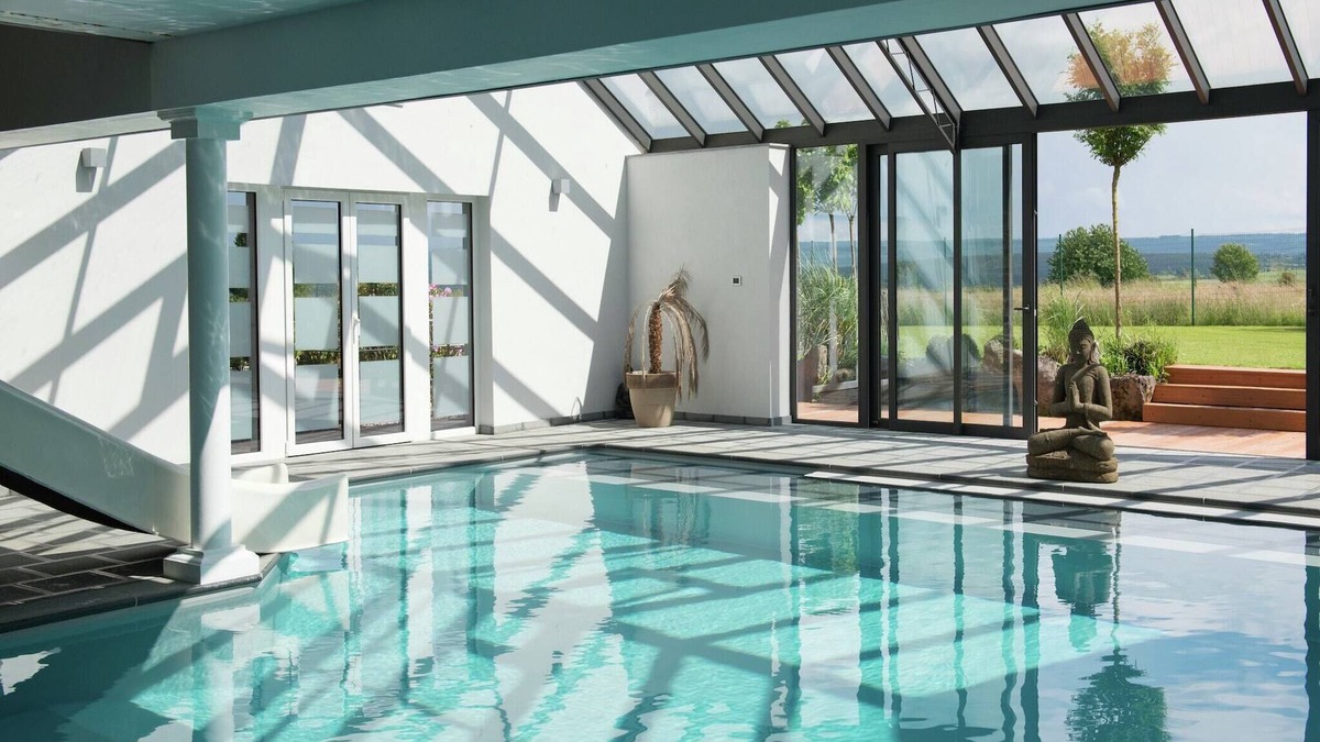 Theux House | Chalet in Theux with Heated Pool and Hammam