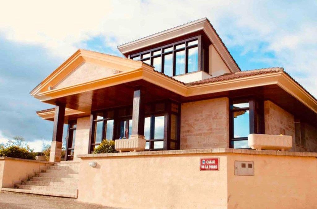 Gimileo Villa | Chalet Individual con bodega, en el corazón de La Rioja
