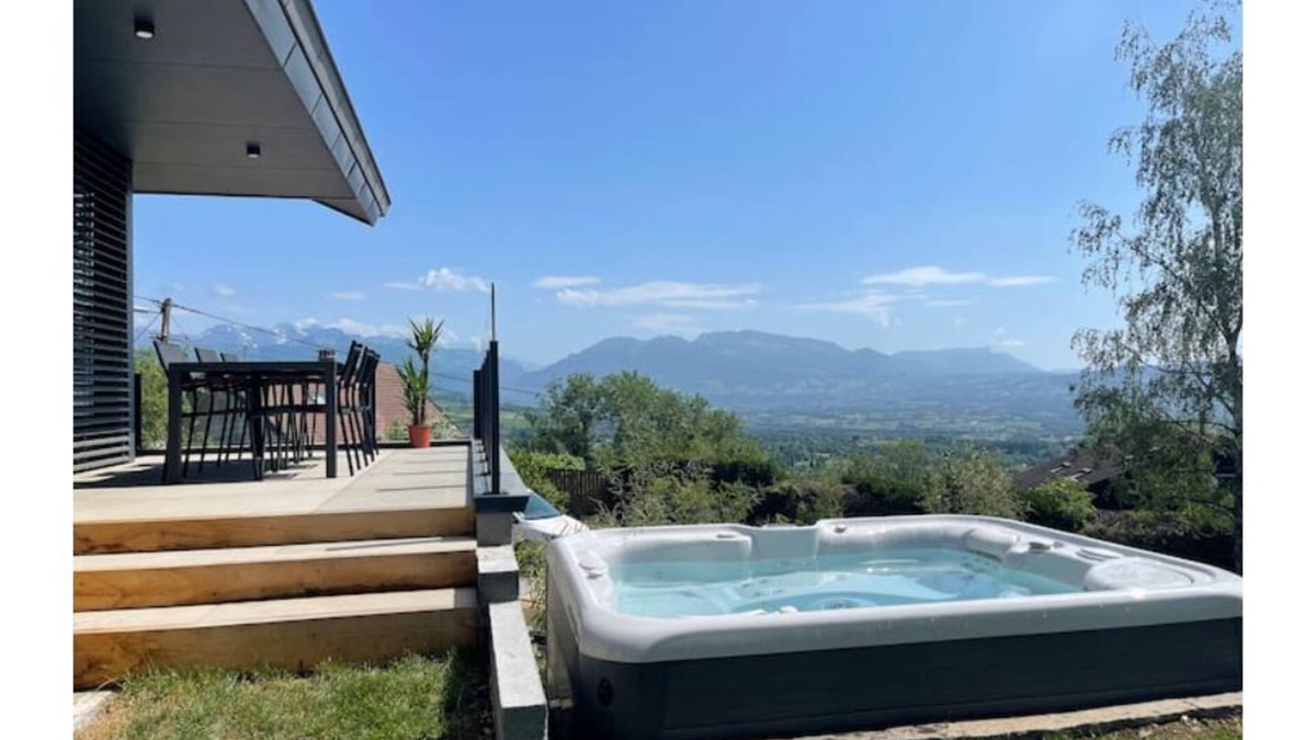 Bonne Ski Chalet | Chalet Jacuzzi & Sauna - Entre Lacs & Montagnes