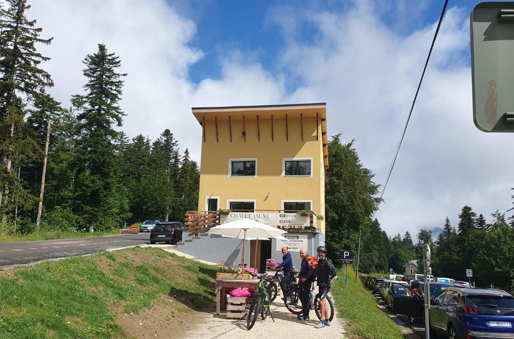 Sarcenas House | Chalet Jaune CHAMECHAUDE