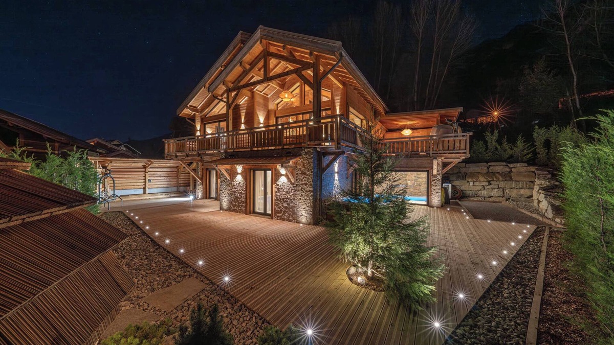Forville Ski Chalet | CHALET JERI 12Pers Swimming pool Jacuzzi Sauna ! South-facing chalet in Serre Chevalier