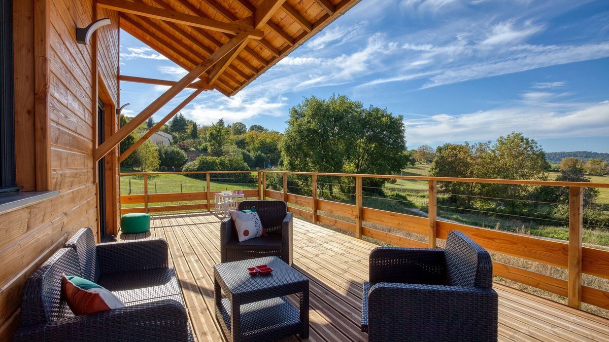 Pays-de-Belves Ski Chalet | Chalet Kozy in Périgord Noir, comfort and zenitude in the shade of tall trees