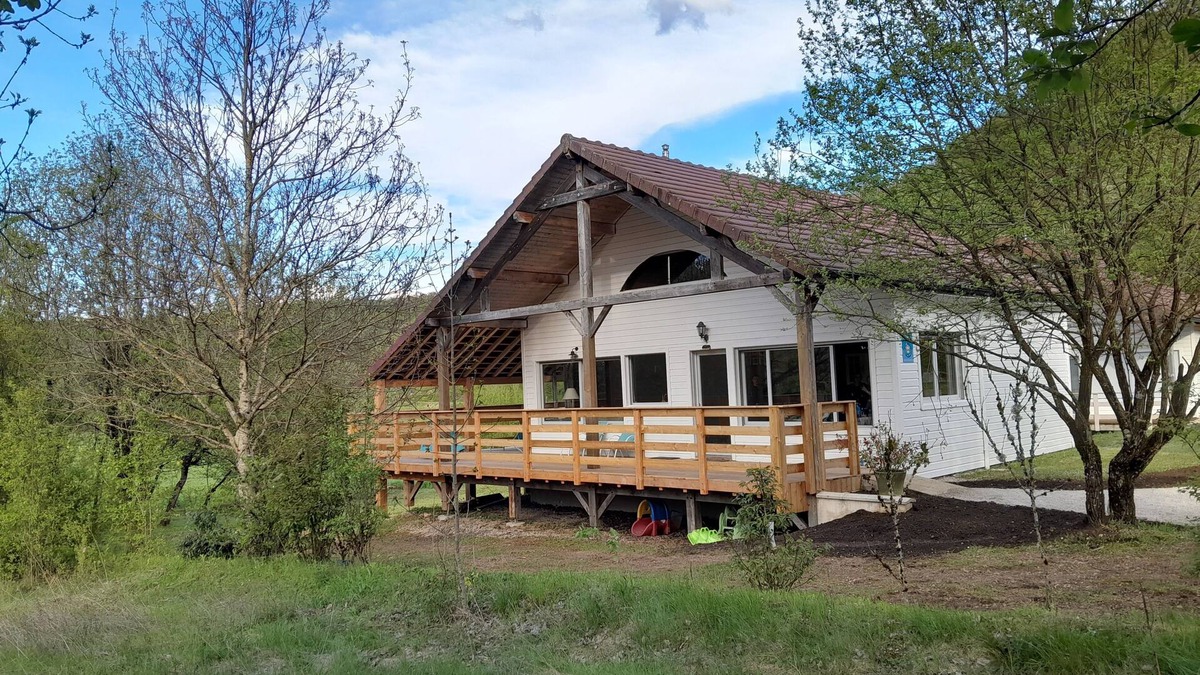 Doucier Ski Chalet | Chalet "l'Escapade du Hérisson" Near Lac de Chalain and Cascades du Hérisson