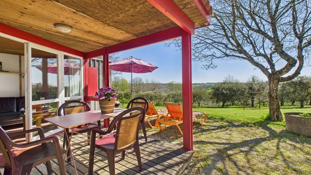 Salignac-Eyvignes Ski Chalet | Chalet La Brousse No. 2 – sleeps 5 – with pool