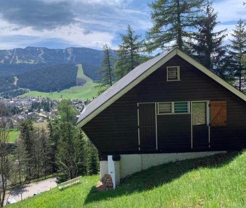 Les Lolettes Ski Chalet | chalet la colline