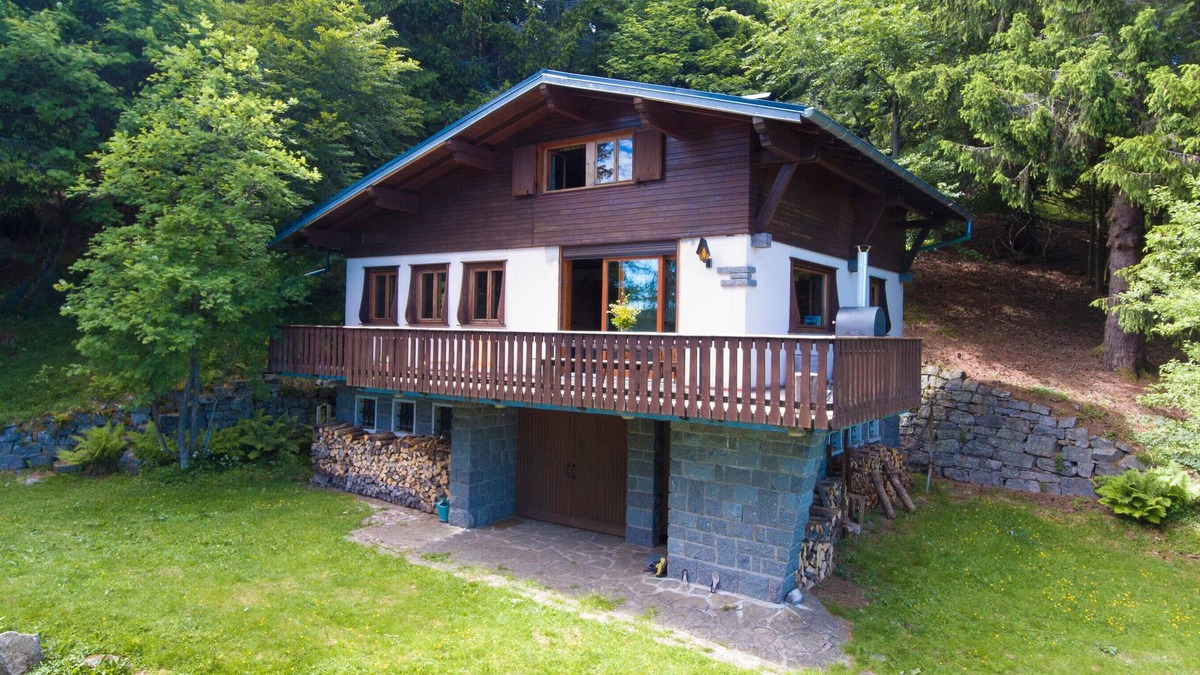 Muhlbach-sur-Munster Ski Chalet | Chalet 'La Rocaille' with Mountain View, Private Terrace and Wi-Fi