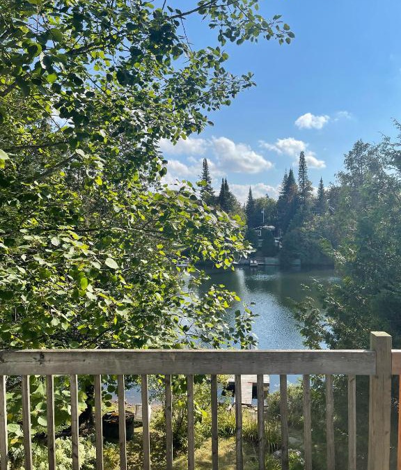 St-Adolphe-d'Howard Ski Chalet | Chalet La Peninsule Au Bord Du Lac