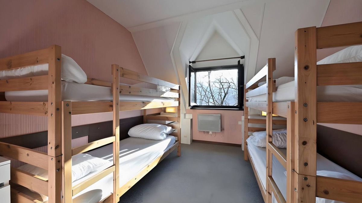 Garin Ski Chalet | Chalet 'La Vingt' with Mountain View, Shared Terrace and Private Garden