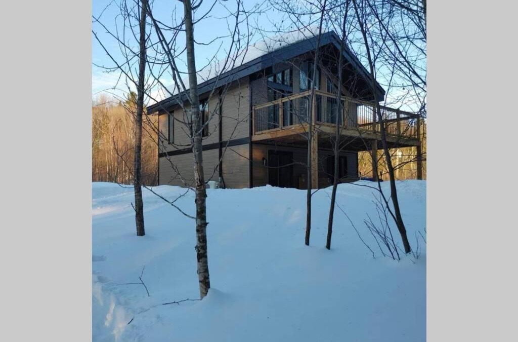 Saint-Alphonse-Rodriguez Ski Chalet | Chalet le Caribou- Chalets Galaxia