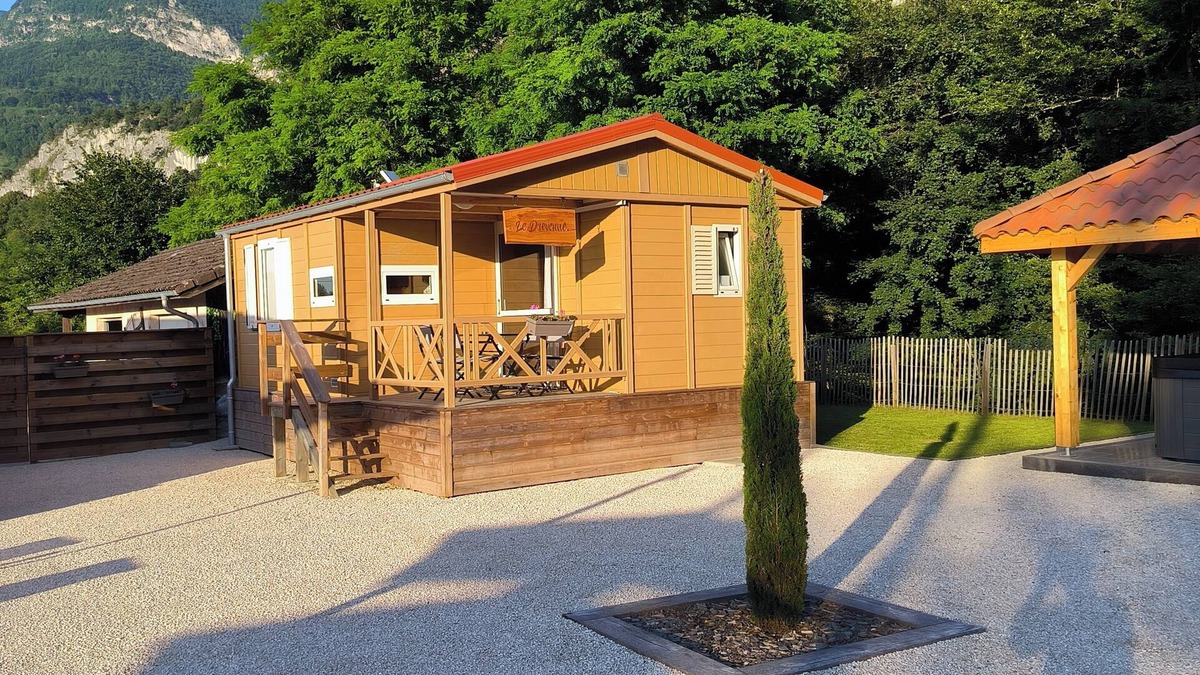 Rovon Ski Chalet | Chalet "le Drevenne" at the foot of the Vercors mountains Get close to nature