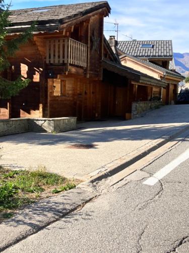 Mont-de-Lans Ski Chalet | Chalet Le Lauzet