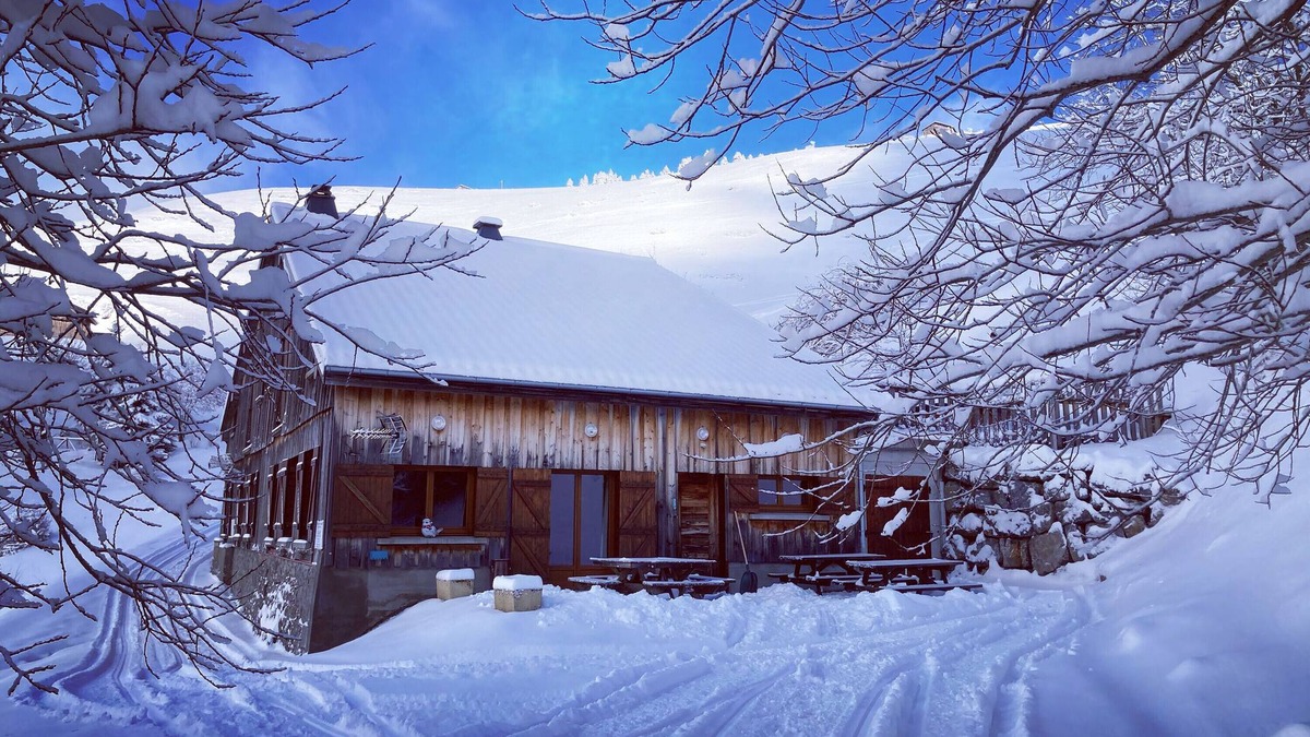 Mieussy Ski Chalet | Chalet 'Le Maclavierre' with Mountain View and Wi-Fi