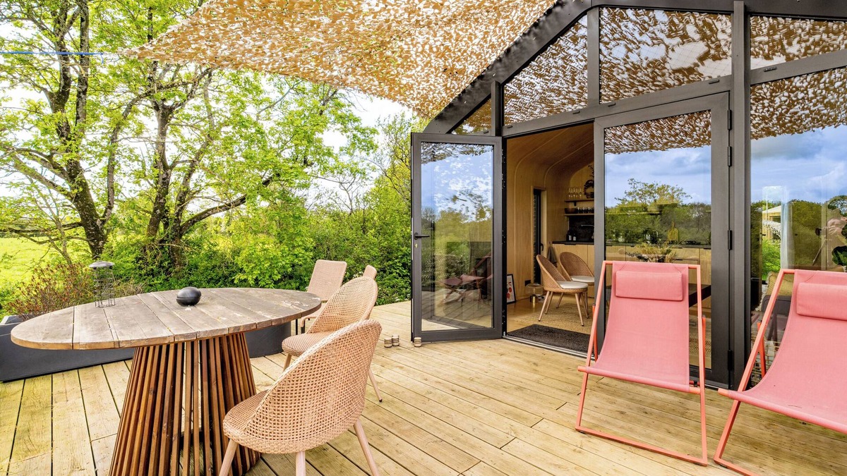 Grosbreuil Ski Chalet | Chalet 'Le P'tit Nids' with Private Terrace, Shared Garden and Wi-Fi