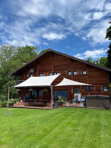 Chatillon-sur-Cluses Bed & Breakfast | Chalet Le Pery