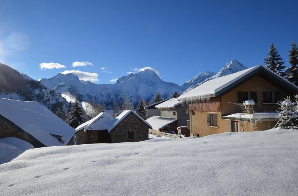 Les Deux Alpes House | Chalet le Vertical - Chalet5*, sauna, jacuzzi, billard, balnéo, massage, pistes à 150 m