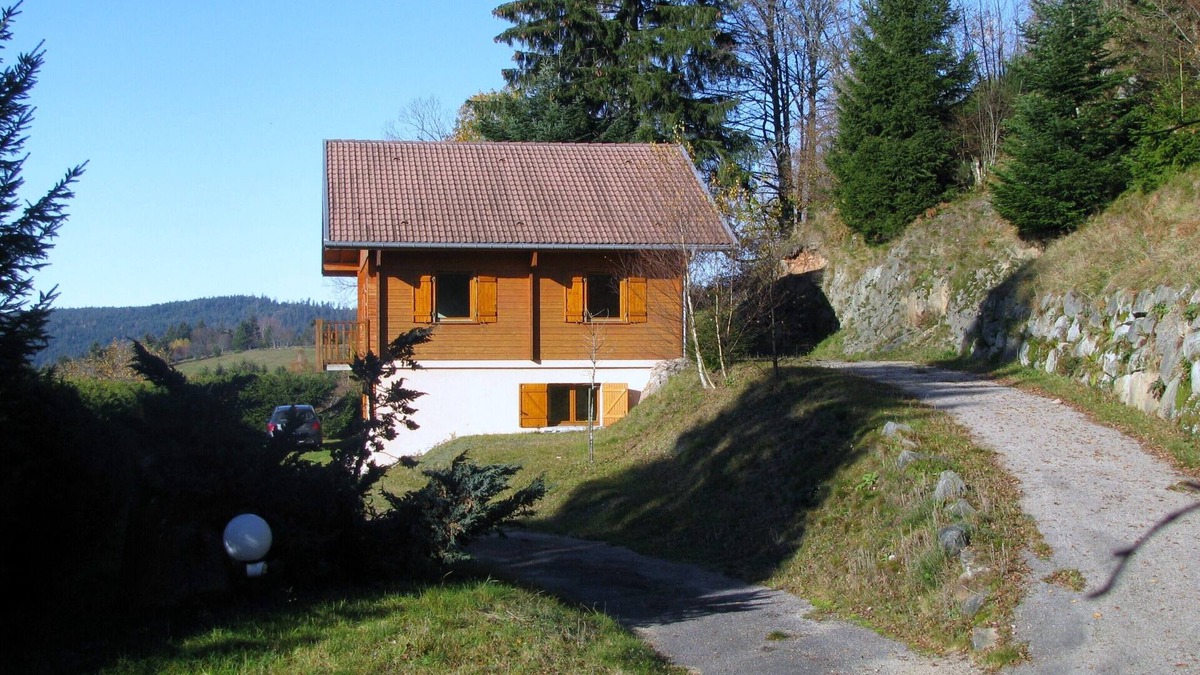 Gerardmer Ski Chalet | CHALET LES ECUREUILS QUIET BEAUTIFUL VIEW 3 kms from GERARDMER fiber connection 2 bathrooms