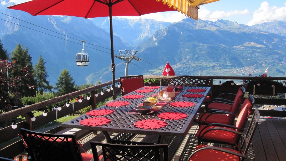 Nendaz Ski Chalet | Chalet Lisa, ski-in/out, accessible by car