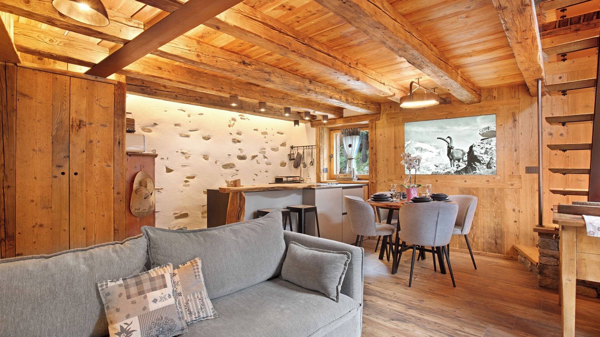 Valsavarenche Ski Chalet | Chalet 'Lo Pailler De Mamma E Pappa' with Mountain View, Private Terrace, Wi-Fi and Steam Bath