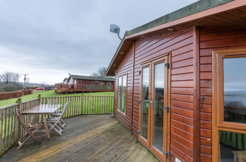 Kinross Ski Chalet | Chalet Loch Leven Lodge 4 by Interhome