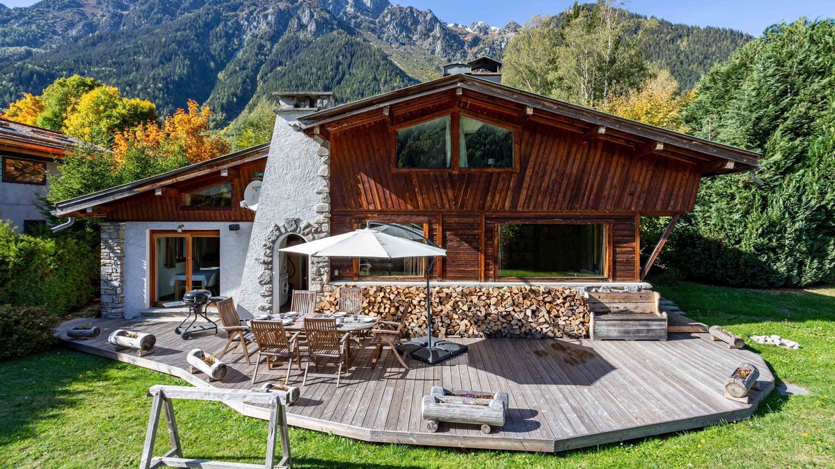 Chamonix City Centre Cottage | Chalet Martinique - a self catered chalet that sleeps 6 guests in 3 bedrooms