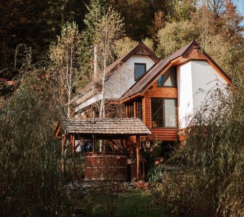 Sicasau House | Chalet Mignon - Aproka adorable small guest house