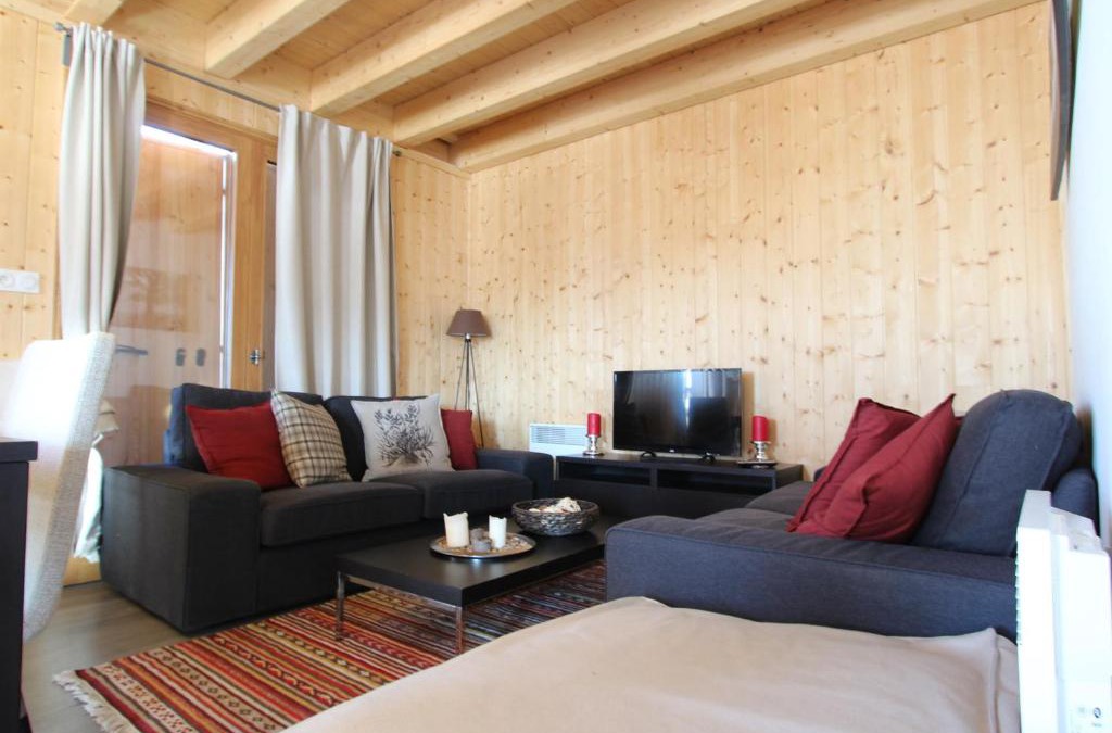 Chamrousse Ski Chalet | Chalet Mitoyen à Chamrousse, 8 pers, 3 niveaux, 4 chambres, Animaux admis, Terrasse Sud-Ouest - FR-1-549-105
