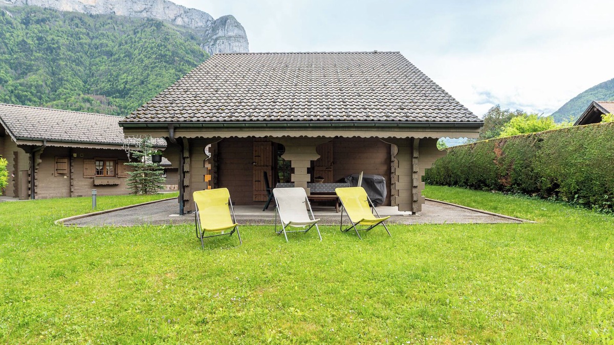 Alex Ski Chalet | Chalet 'Mitoyen 4 Personnes' with Mountain View, Private Terrace and Wi-Fi