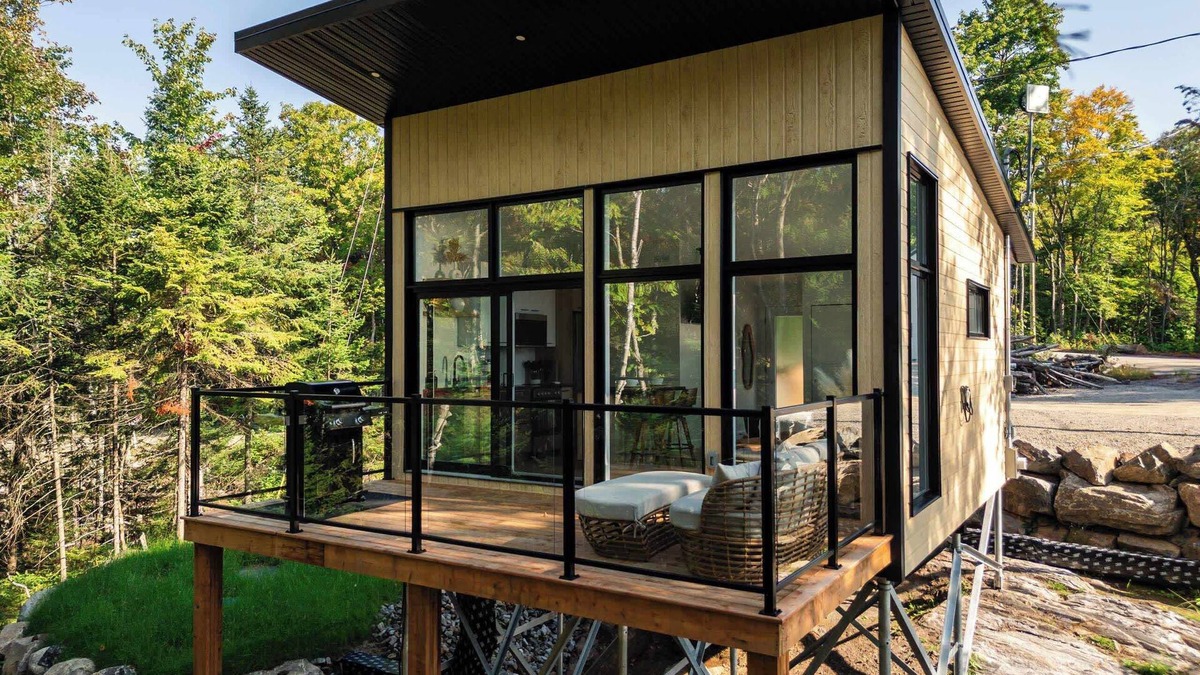 Sainte-Beatrix Ski Chalet | Chalet MonVue - Serenity in the Heart of Nature
