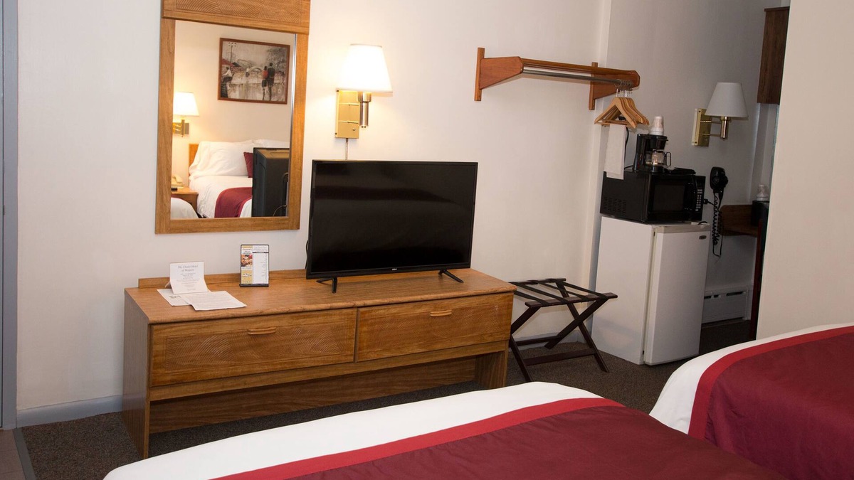 Mequon Hotel | Chalet Motel Mequon