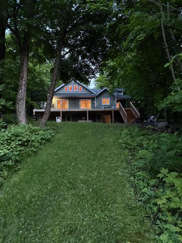 Mauricie House | Chalet Mug House, accès au Lac-aux-Sables, SPA 4 saisons