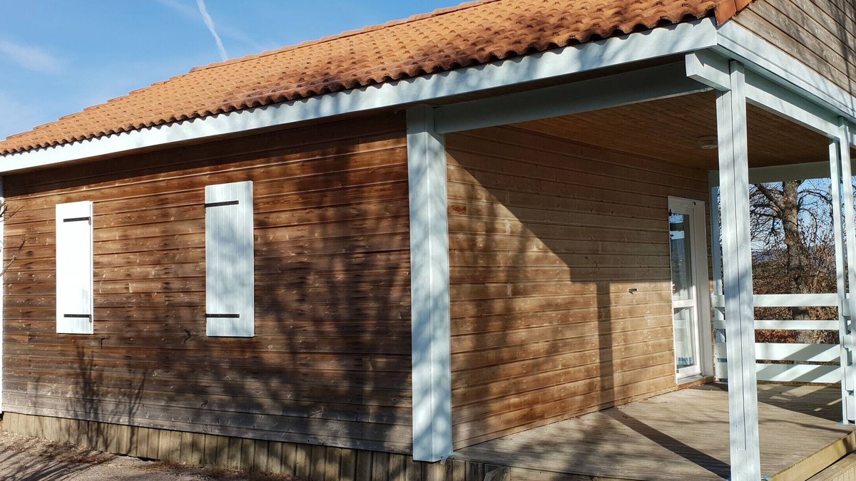 Blavignac Ski Chalet | Chalet 'Myosotis Pour 6 Prix Weekend' with Mountain View, Shared Pool and Wi-Fi