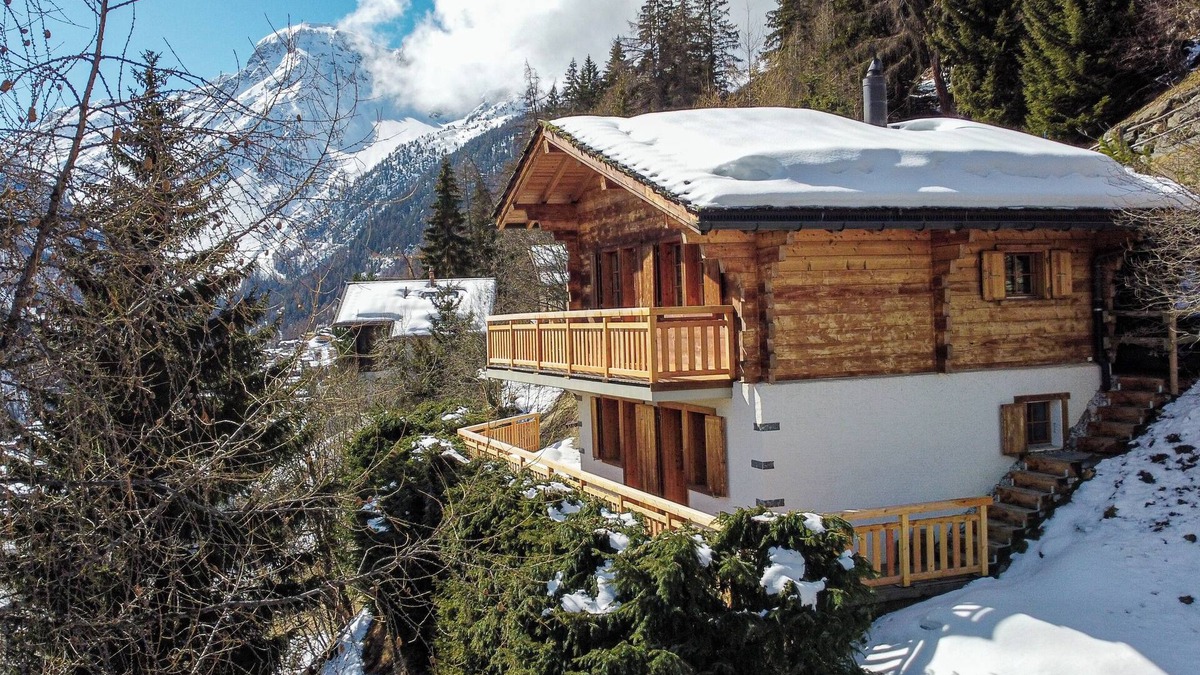 Grimentz Ski Chalet | Chalet Narnia, Grimentz. Traditional cosy chalet with stunning views. Sleeps 6