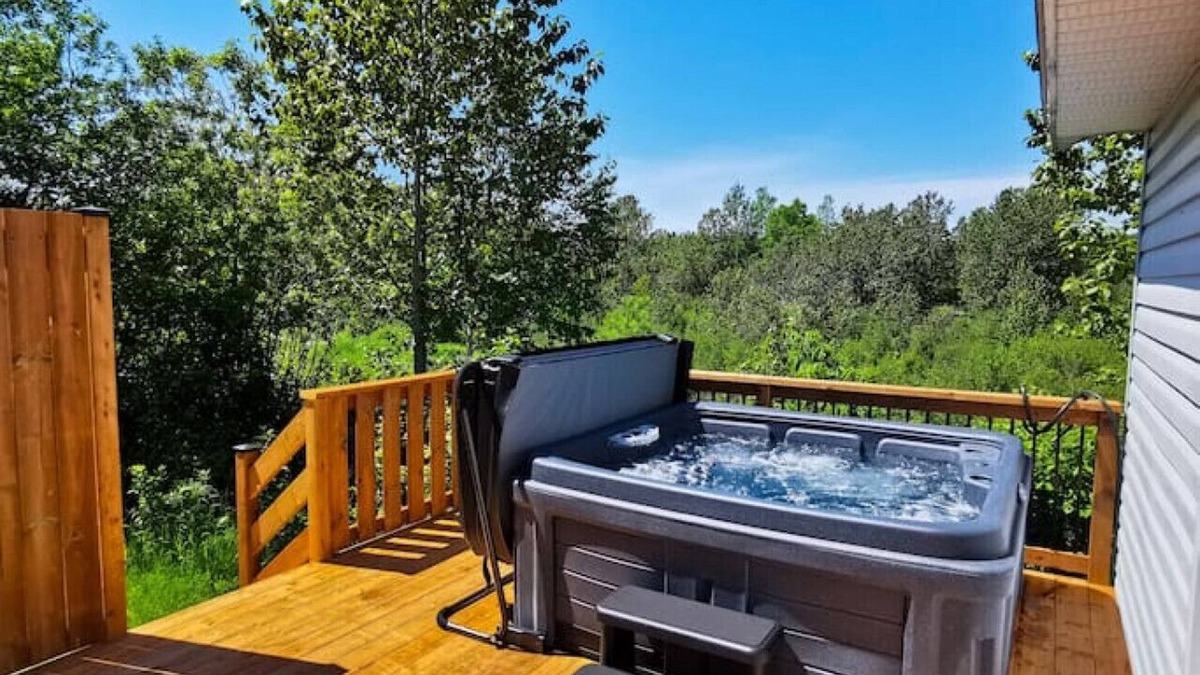 Saint-Tite-des-Caps Ski Chalet | Chalet near Massif and Mont Ste-Anne