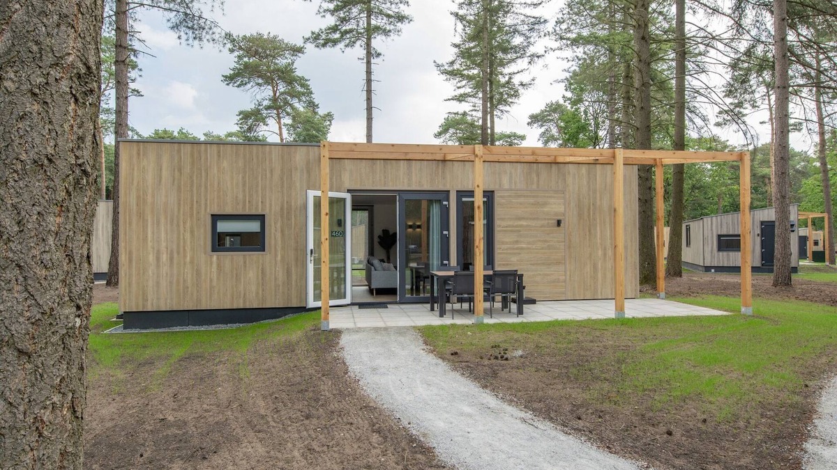 Municipality of Geldrop-Mierlo Ski Chalet | Chalet near Eindhoven in a Green Oasis