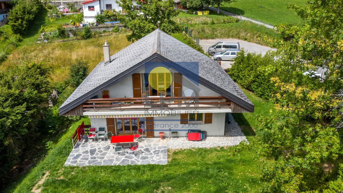Leysin Apartment | Chalet Neigeos Three-bedroom apartment (90 m2) for 4 to 8 people total renewed from July to December