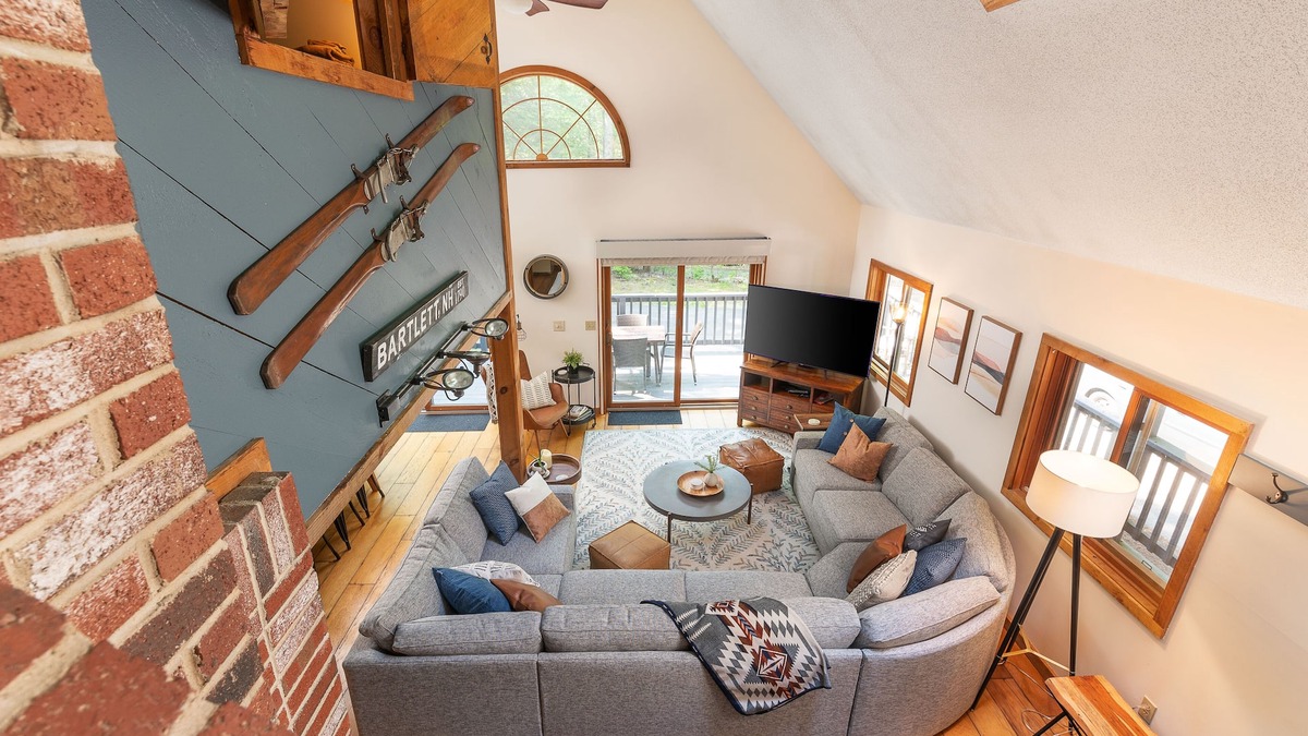 Intervale House | Chalet Nestled in the Woods with Private Hot Tub & Close to Everything