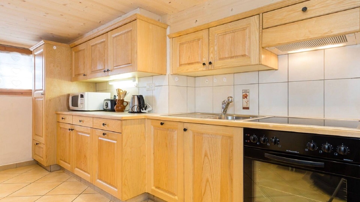 Val d'Illiez Ski Chalet | Chalet next to spa connected to Champéry ski lift system by mountain train