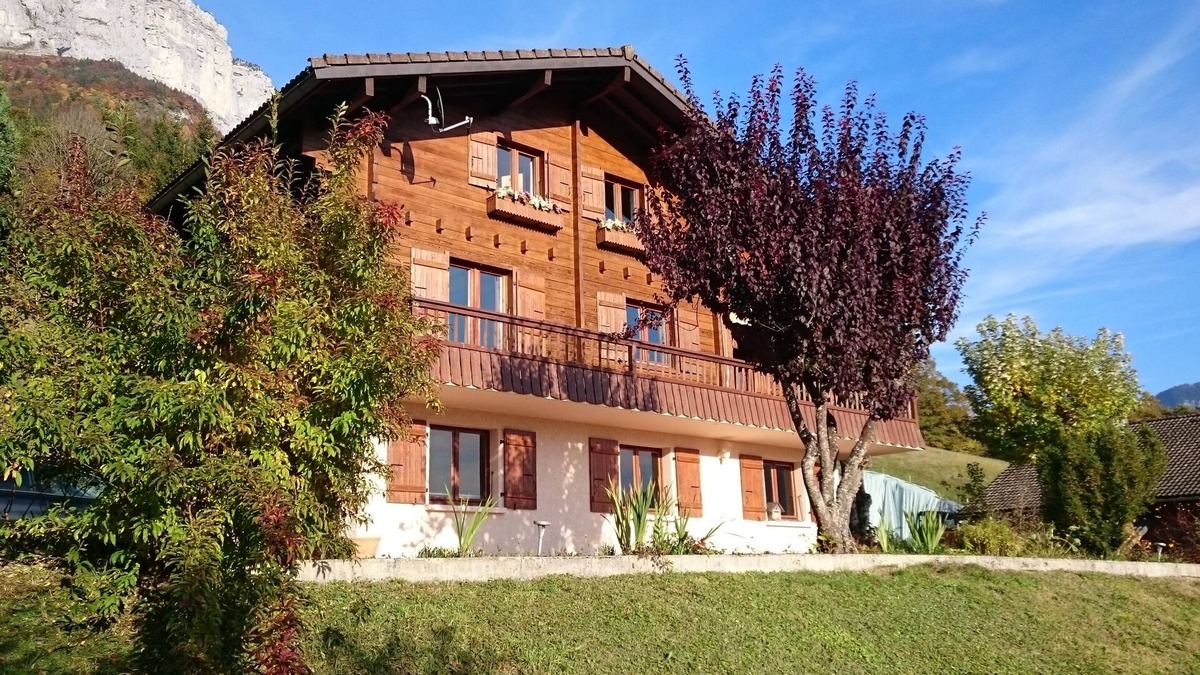 Dingy-Saint-Clair Ski Chalet | Chalet on the edge of the forest between Annecy and La Clusaz