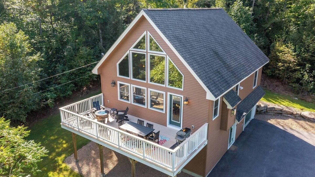 Birchview by the Saco House | Chalet on the Hillside | Hot Tub | Fire Pit | Pet Friendly