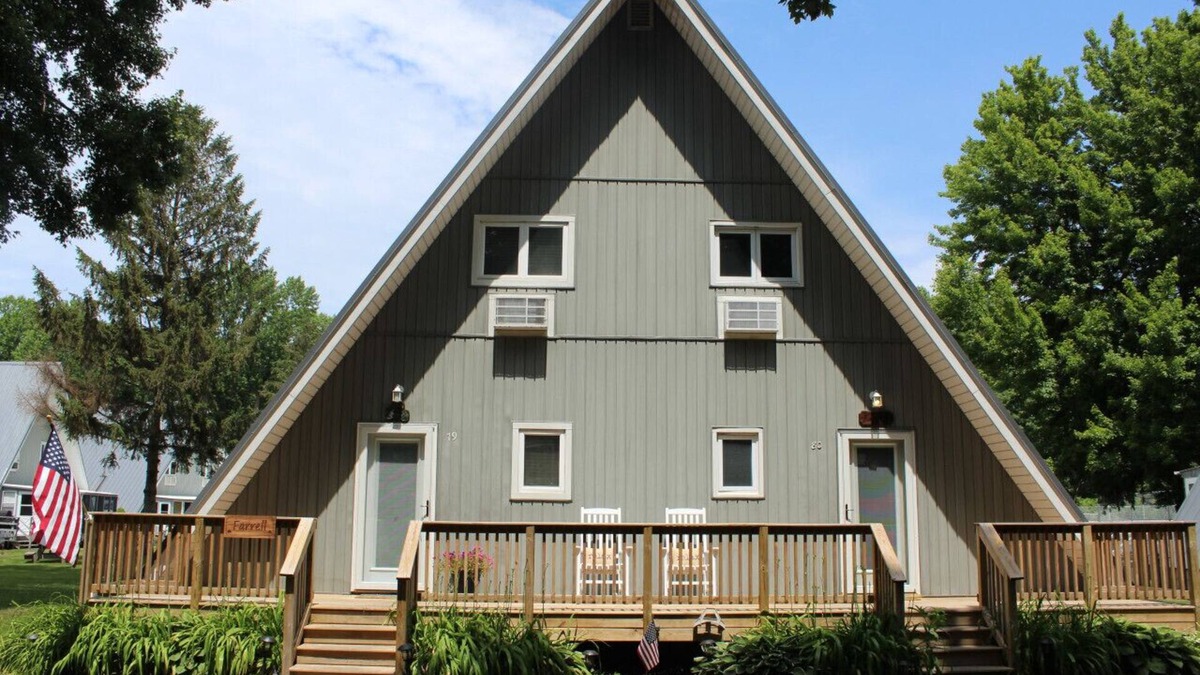 Stevensville House | Chalet on the Lake 79 w/Beach Access, Pools, Sport Courts, Fishing Pond & more!