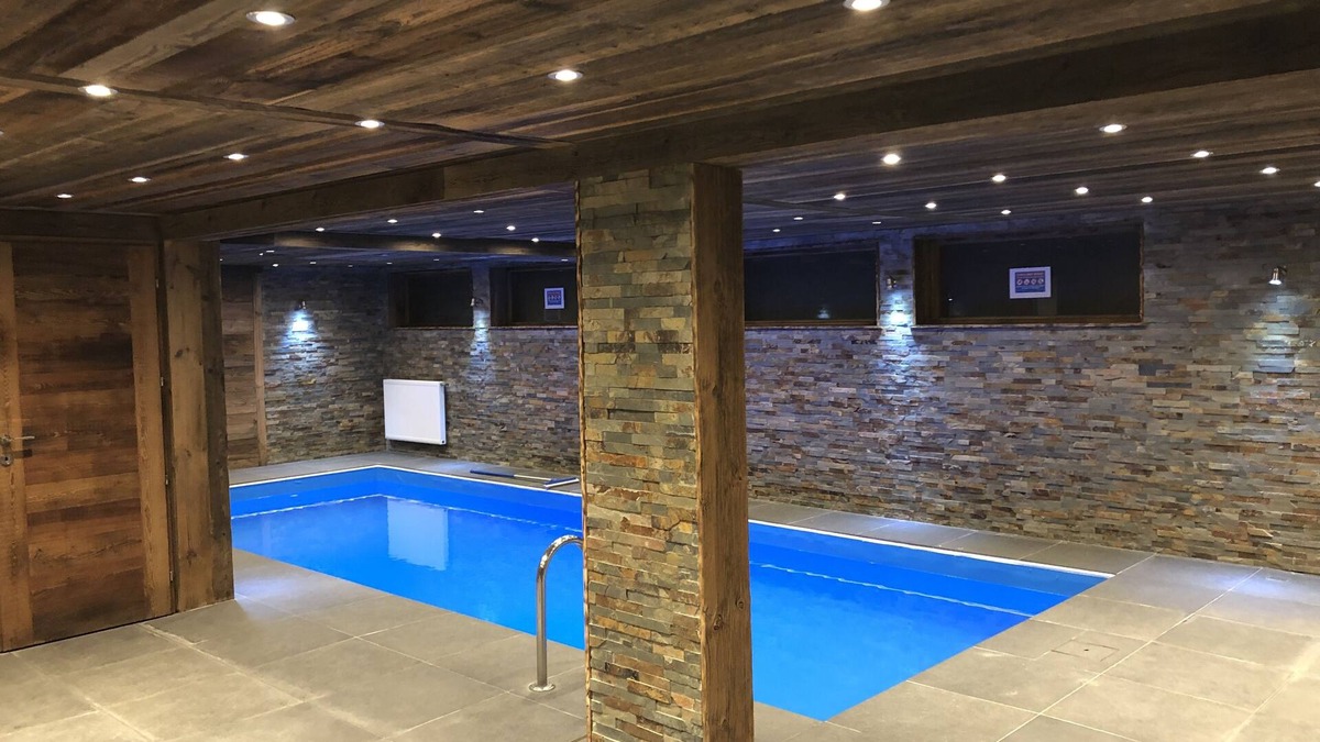 Crest-Voland Ski Chalet | CHALET ON THE SLOPES AT THE DEPARTURE OF THE TELES. LA LOGERE, SWIMMING POOL, SAUNA, JACUZZI