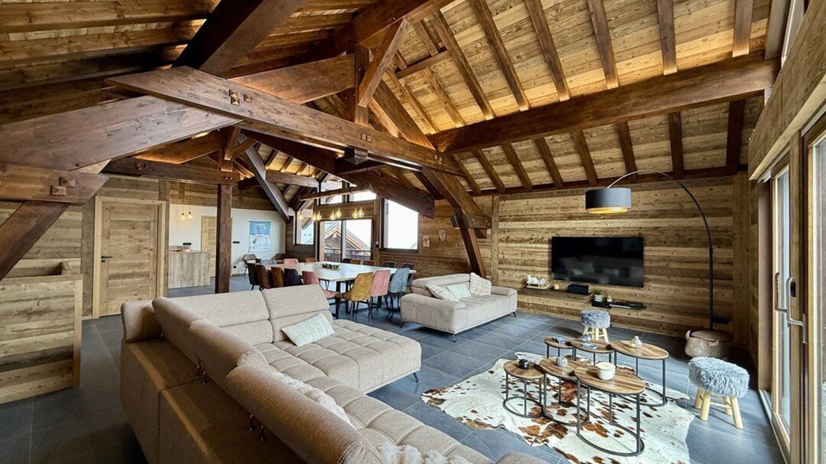 La Toussuire Ski Chalet | Chalet on the slopes with indoor pool- up to 15 guests