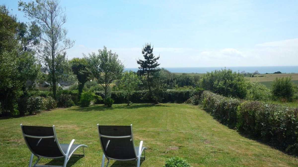Plozevet Ski Chalet | Chalet overlooking Audierne Bay with wooded garden,