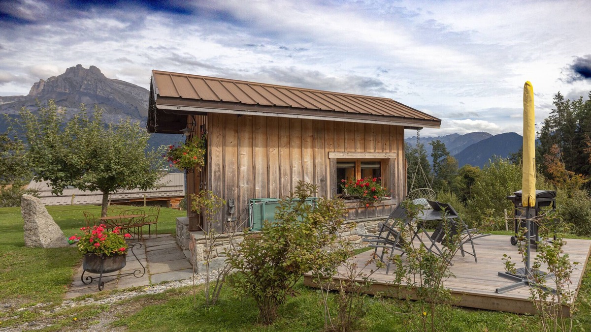 Combloux Ski Chalet | Chalet 'Petit Cosy' with Mountain View, Wi-Fi and Air Conditioning