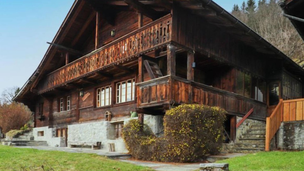 Les Posses-sur-Bex House | Chalet Pierre Fleur by Interhome