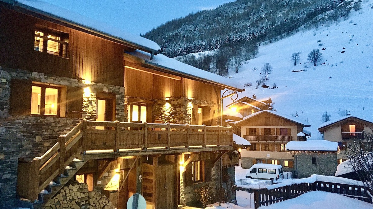 Le Bettaix Ski Chalet | Chalet Plume, St-Martin-de-Belleville/Les Menuires, at the foot of the 3-Vallées slopes