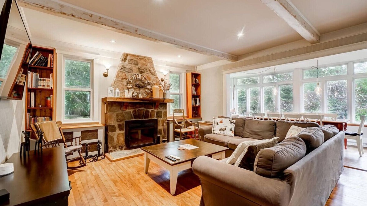 Mont-Tremblant Ski Chalet | Chalet Pont De Fer - 12 Guest- 6BDR with Jacuzzi