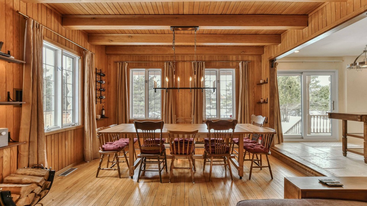 Huberdeau Ski Chalet | Chalet River Front Spa Peninsula
