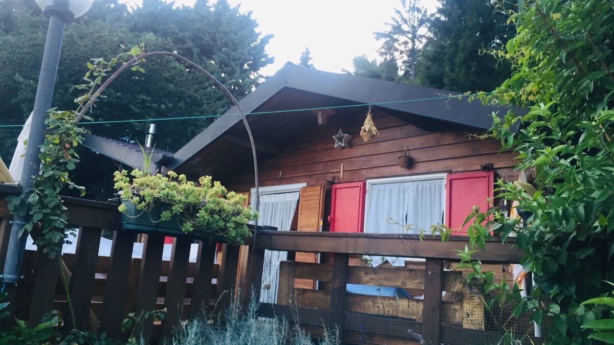Spiazzi Ski Chalet | Chalet Rosa between lake and mountain, welcome animals